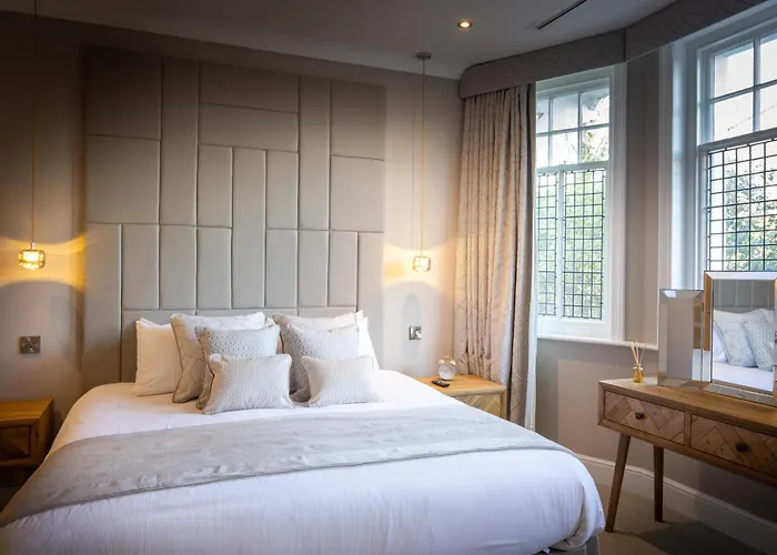 Rowton Hall Hotel And Spa